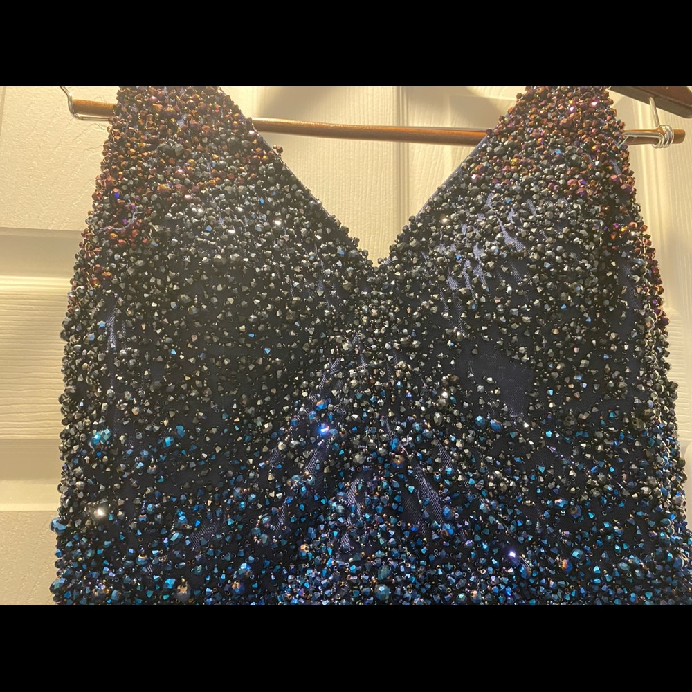 Gown - Picture 4 of 4
